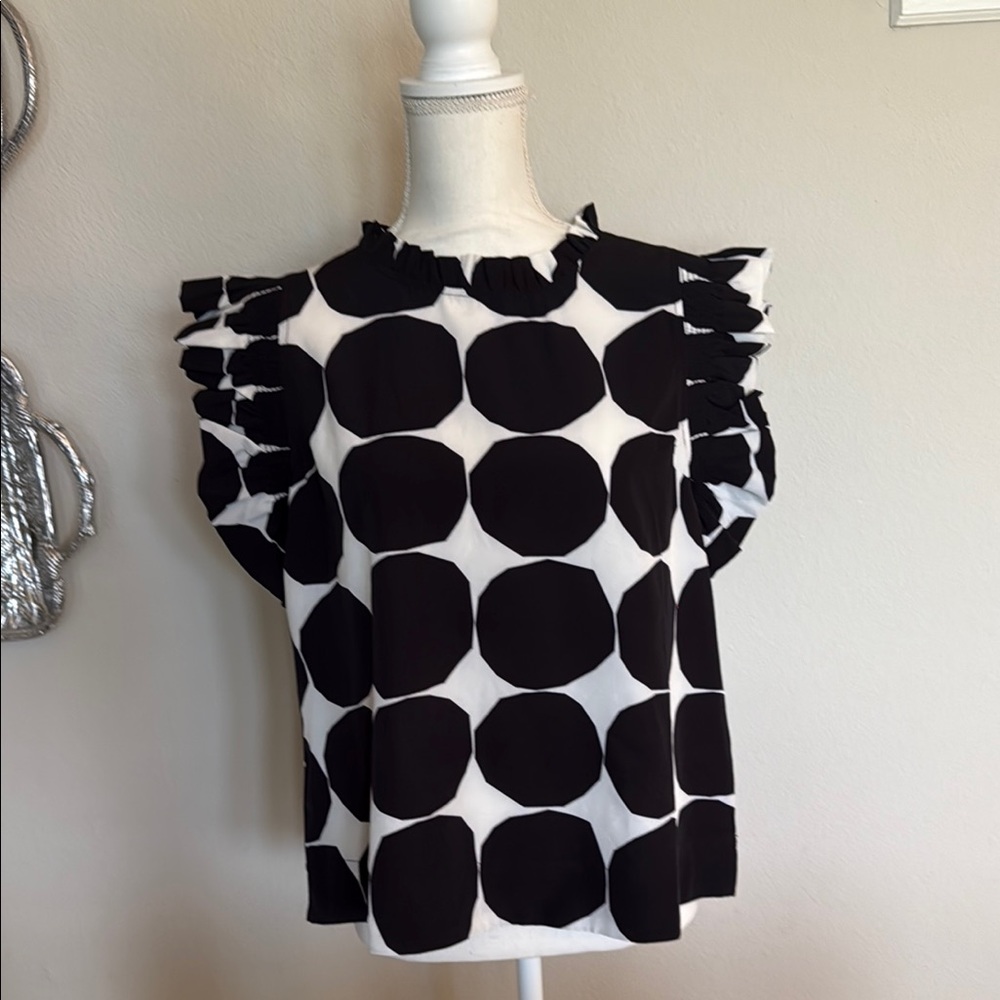 JODIFL Black and White Circle Pattern Blouse